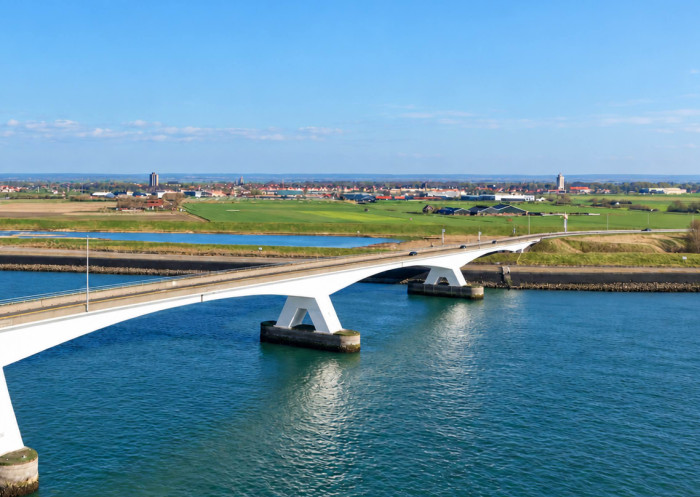 Zeelandbrug vandaag om 18.00 uur weer open!
